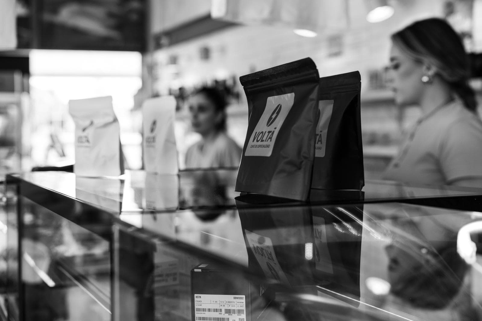 Bolsas de café Volta en barra de exhibición